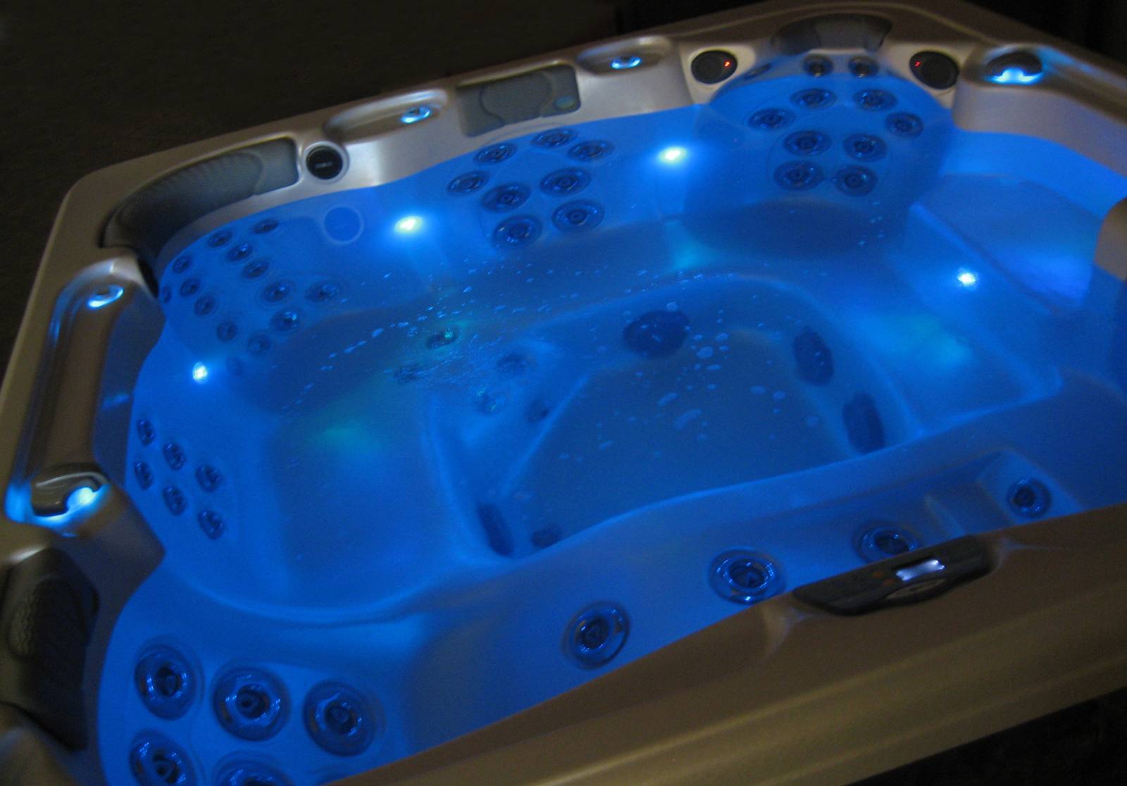 artesian spa jacuzzi